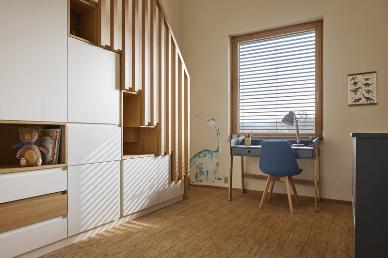 Sol en liège naturel dans une chambre d’enfant
