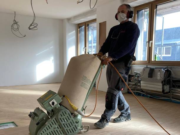 3 bonnes raisons de rénover un parquet (au lieu de le changer).