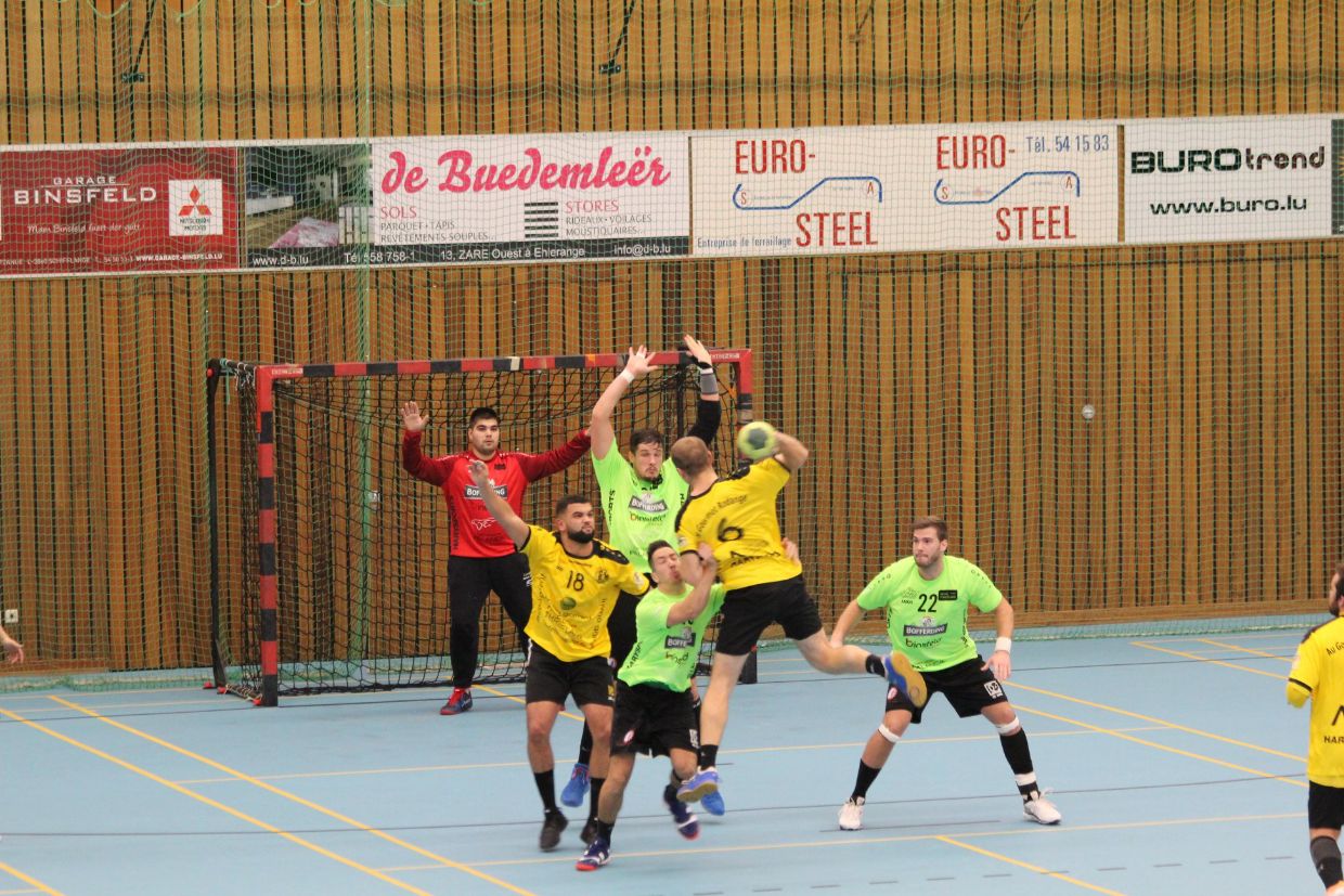 de Buedemleër met en conformité les terrains de handball
